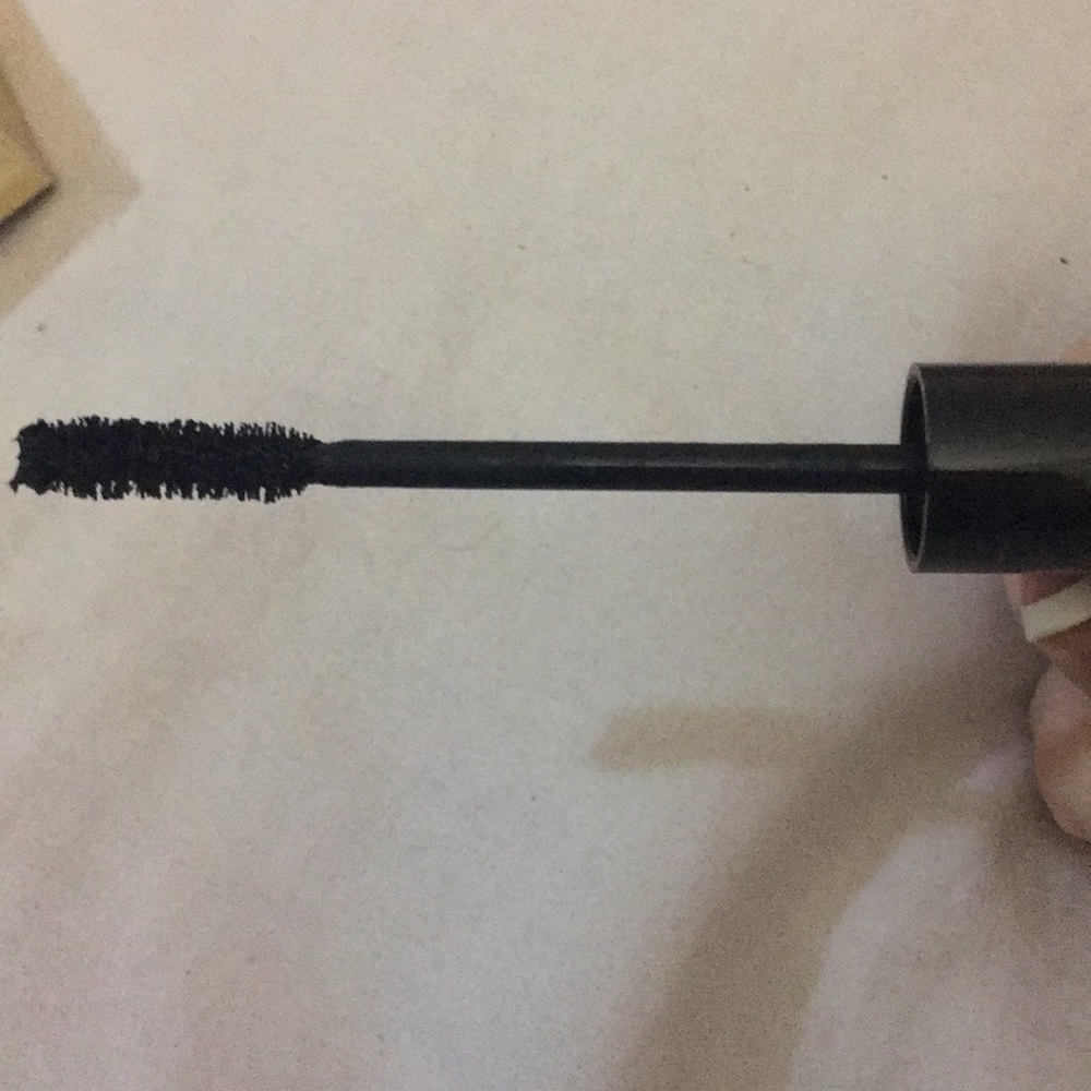 mascara - Picture 3 of 3